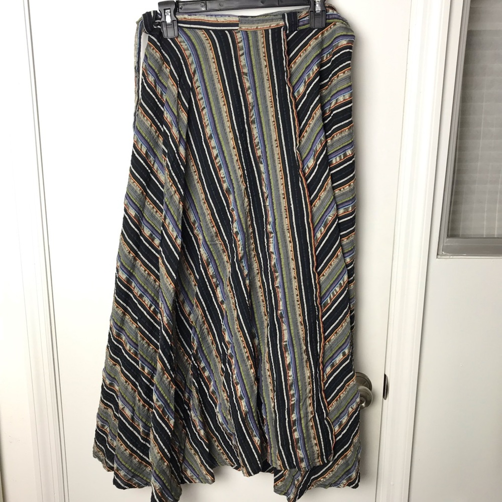 Wrap around Womans skirt. No tags.